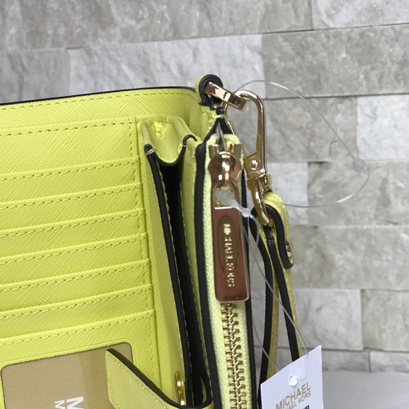 Michael Kors Jet Set Travel Wallet - Picture 5 of 9